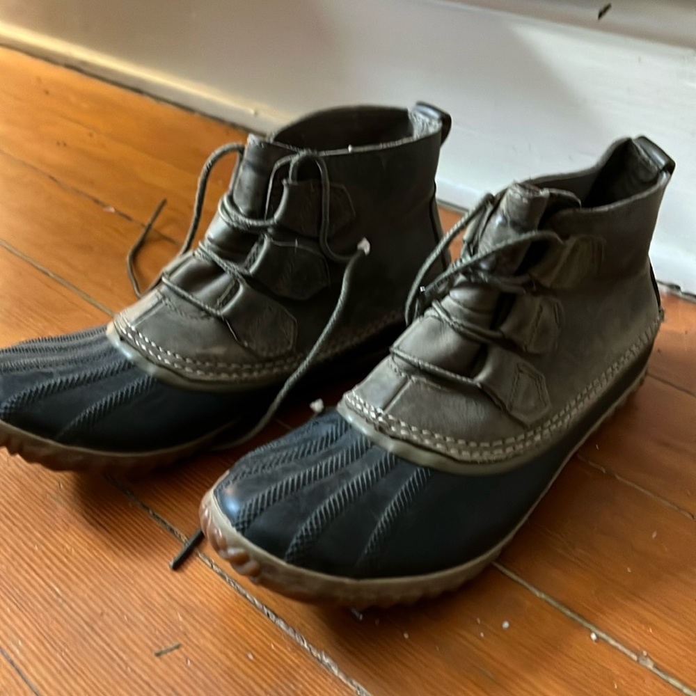 Sorel duck rain boots leather